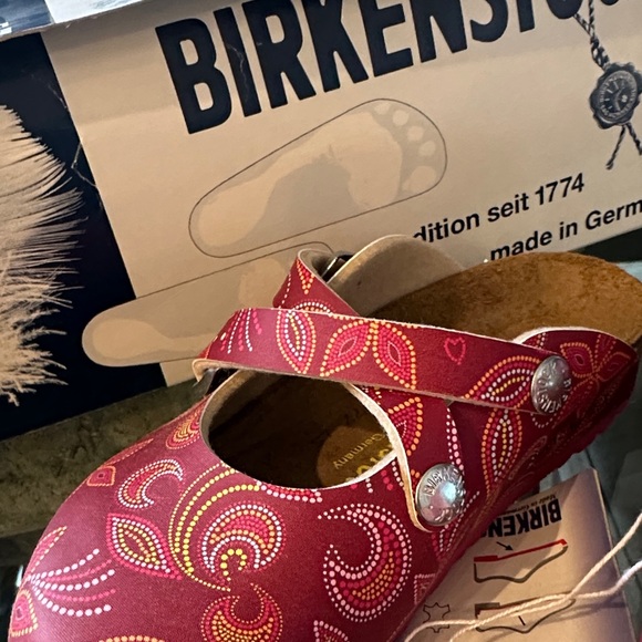 New in Box Birkenstock Dorian Kids Red Paisley Sandals sz 10-10 1/2 ( 28 ) - Picture 9 of 10
